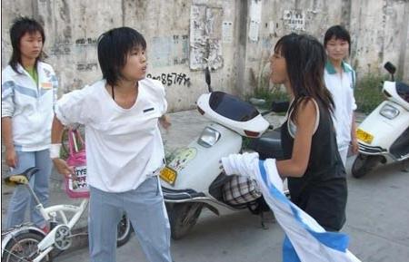 暴力校园少女是怎么炼成的?