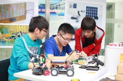 十余年磨一剑:东软大学双师创业课博得喝彩
