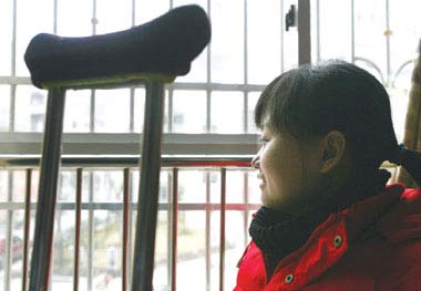 残疾女硕士40次求职遭拒 求职难折射监管缺失