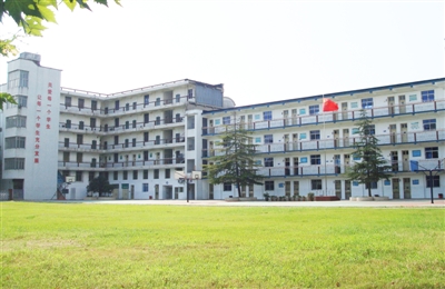 民办教育的一朵奇葩(组图)—中国教育网_新闻资讯