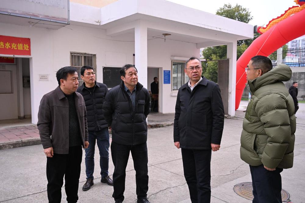 熊颖、汤泾洪带队赴鹤问湖校区、濂溪校区检查指导2026年春季开学准备工作