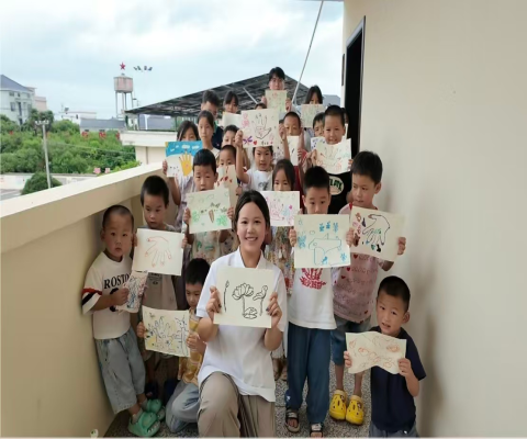 九江职业大学艺术学院志愿服务队赴都昌茅垅村开设暑期美育课堂