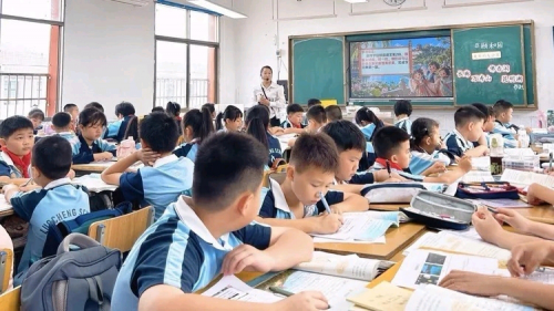 以赛促研砺匠心 AI 赋能启新堂 —— 汨罗市小学教师教学竞赛罗城学校赛点纪实