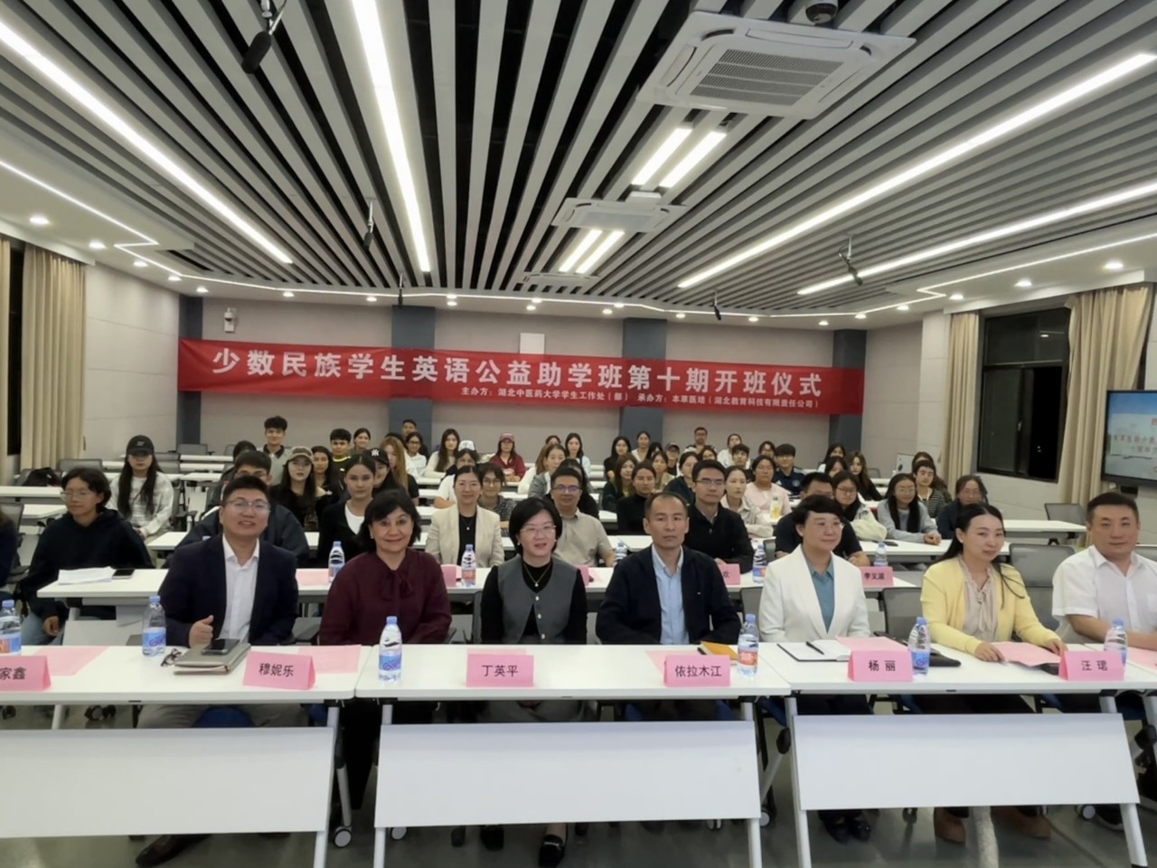 1760951857149989.jpg daddea88e4080ad8c97accc038214354.jpg