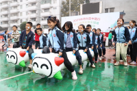 暖意满苗乡 运动向未来 2025 体育科普中国行暨“公益体彩 快乐操场”健康进校园活动走进十八洞村