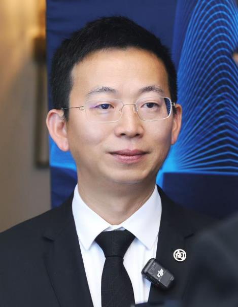 从争议到世界舞台：中国学者向凌云以“解决方案”赢得尊重