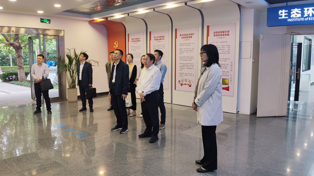 a6d7044b7848fa55db86729cafc4bbf